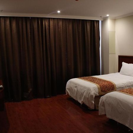 Greentree Inn Qiqihar University Wanda Square Express Hotel ภายนอก รูปภาพ